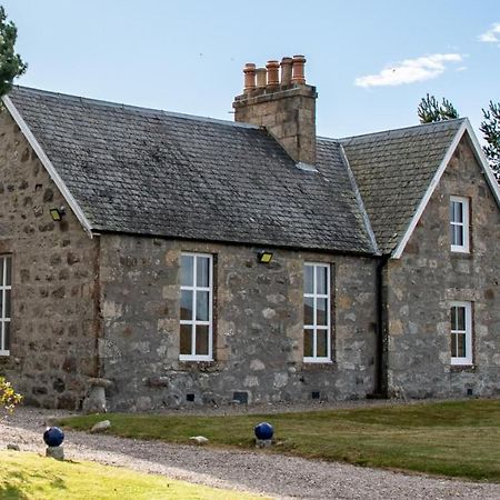 مبيت وإفطار Grantown-on-Spey Dava School House المظهر الخارجي الصورة